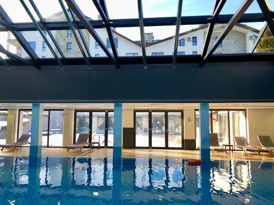 Luxury Penthouse With A Lavish Spa And 2 En-Suite Bedrooms バンスコ エクステリア 写真