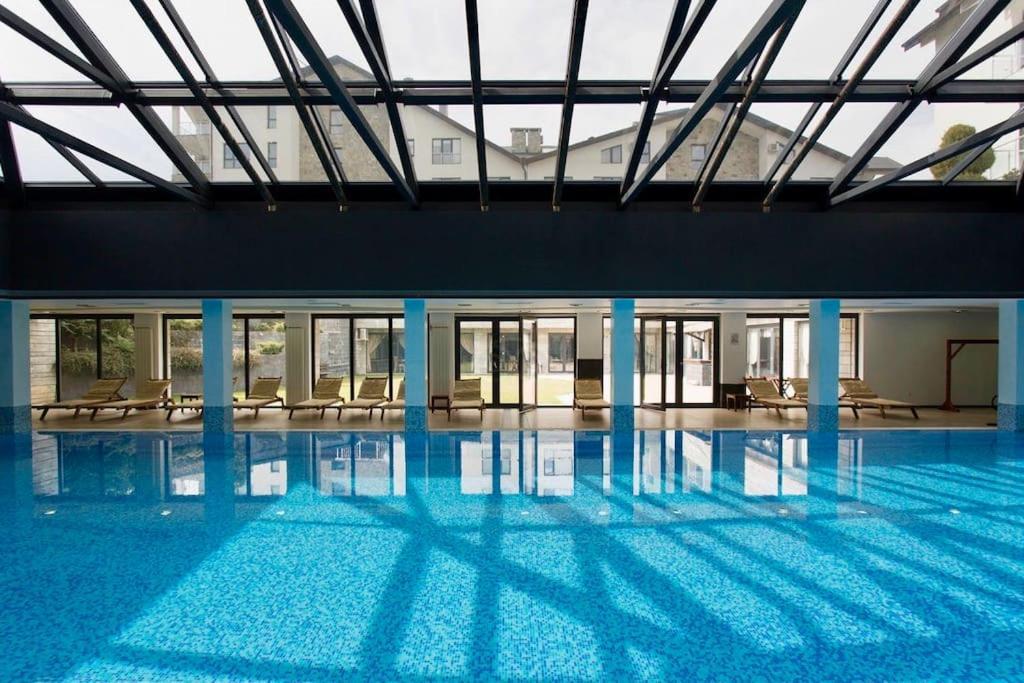 Luxury Penthouse With A Lavish Spa And 2 En-Suite Bedrooms バンスコ エクステリア 写真