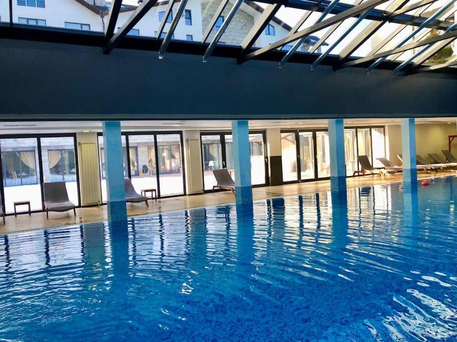 Luxury Penthouse With A Lavish Spa And 2 En-Suite Bedrooms バンスコ エクステリア 写真